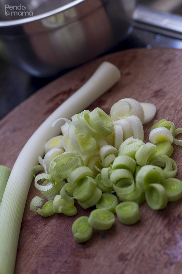 remove the top layer and cut of the bottom with the tiny roots. Chop into rings