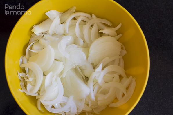 20160401-pendolamama-foodblog-nairobi-kenya-sukuma-wiki-collard-greens-in-caramelised-onions-1
