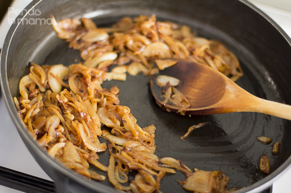 20160401-pendolamama-foodblog-nairobi-kenya-sukuma-wiki-collard-greens-in-caramelised-onions-6