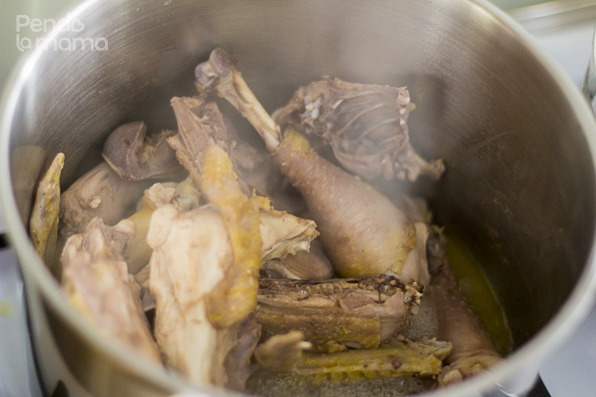 Kuku wa kienyeji stew (free range chicken) - pendo la mama